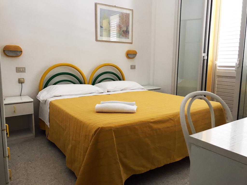 Hotel Vienna セニガッリア エクステリア 写真